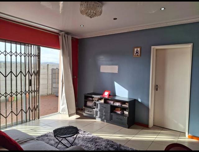 3 BEDROOM PROPERTY TO RENT IN STRATFORD GREEN